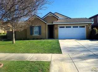 10207 Riata Ln, Bakersfield, CA 93306