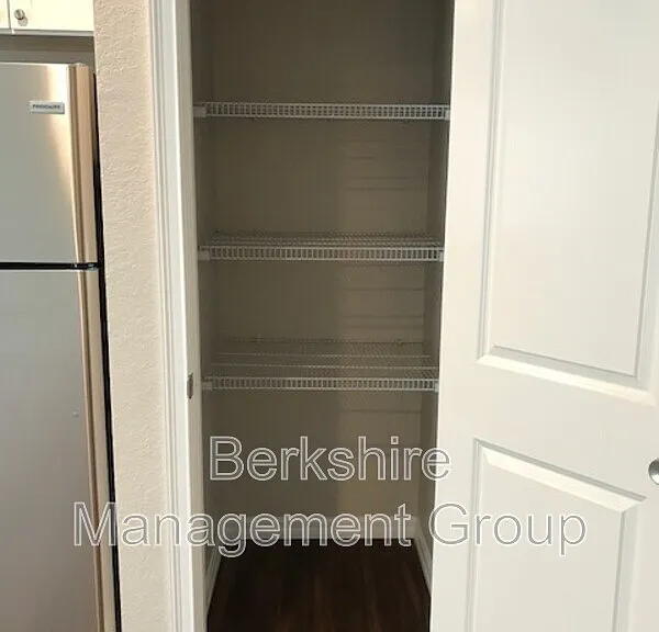2405 Avenue C SW #B — Photo 9