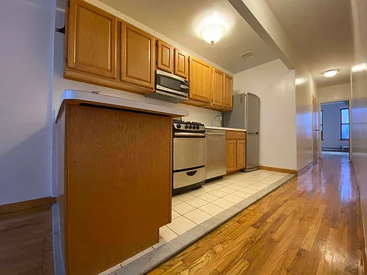 Rented by Bond New York | media 5