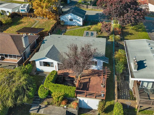 558 Alder St, Campbell River, BC V9W 2P1