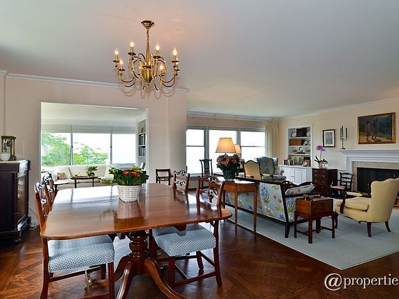 Living Room/Dining Room