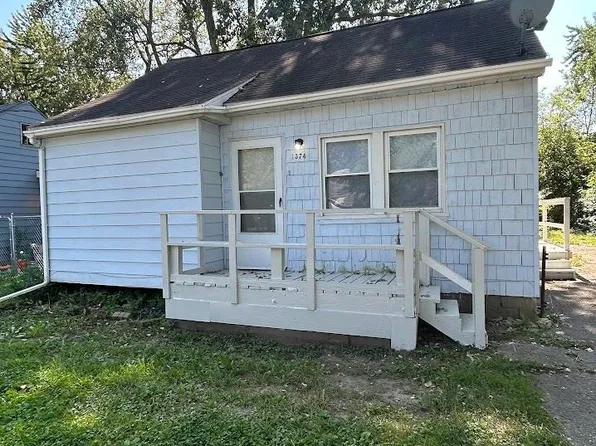 1374 Webber Ave, Burton, MI 48529