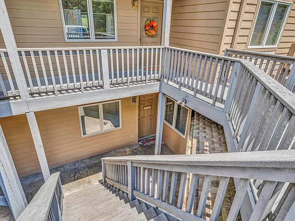 4th image of 1019 Mariners Way #35