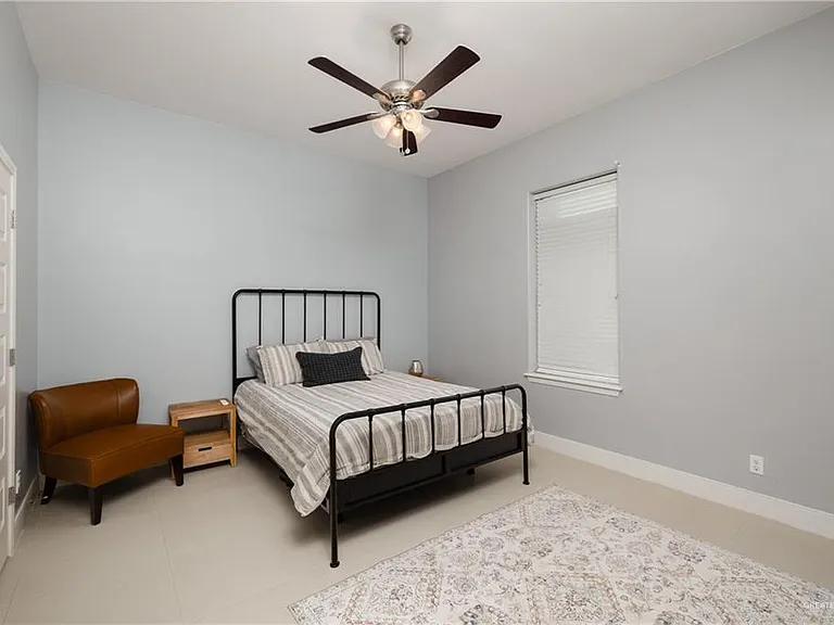 1304 E Pineridge Ave #B — Photo 8