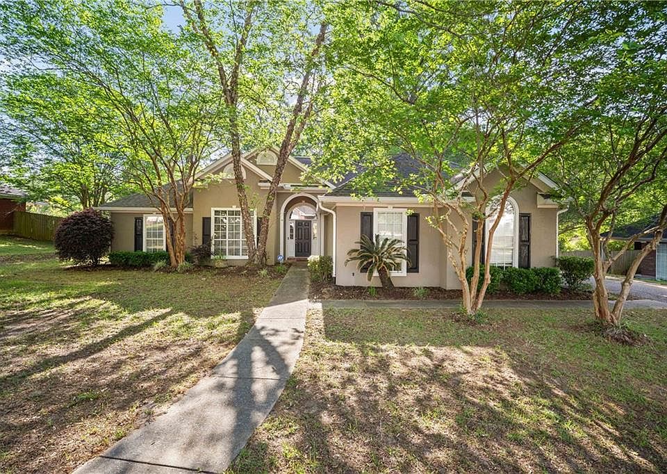 1st image of 2775 Oakridge West Dr