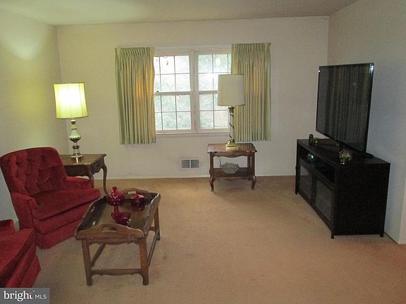 2nd image of 113 Danbury Rd