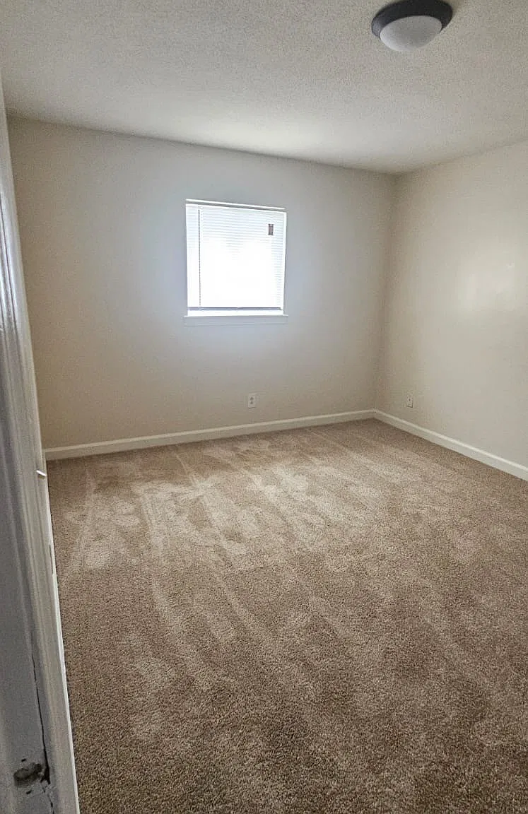 2 bed, 1.5 bath, 750 sqft, $950 — Photo 4