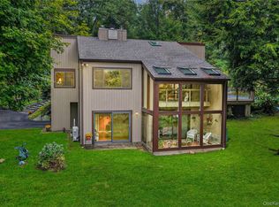 1701 Hunterbrook Rd, Yorktown Heights, NY 10598