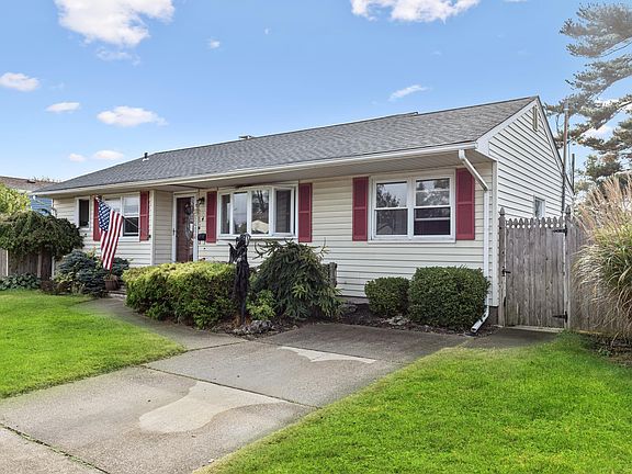 3rd image of 4 Eagle Ln