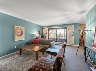 7500 Cahill Rd APT 216C, Edina, MN 55439