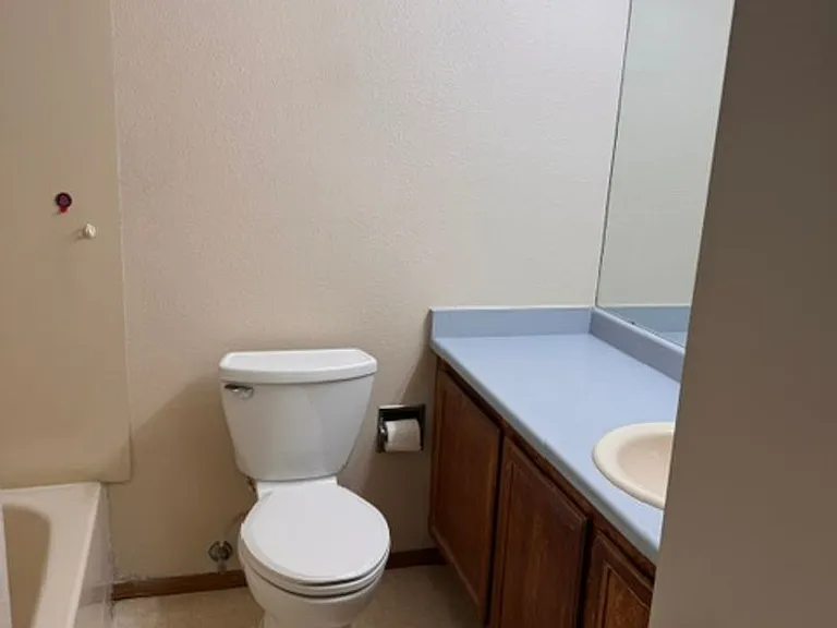 2219 Aztec Dr — Photo 4