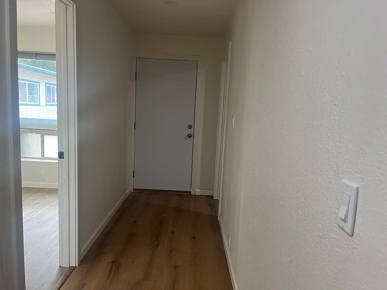1820 E 6th Ave #5 — Photo 5