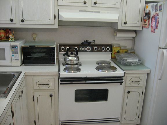 5th image of 8020 N Sunrise Lakes Dr APT 312