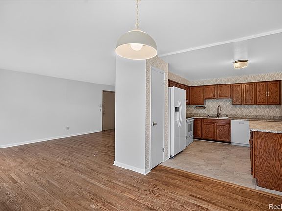 5th image of 1225 Derby Rd APT 3
