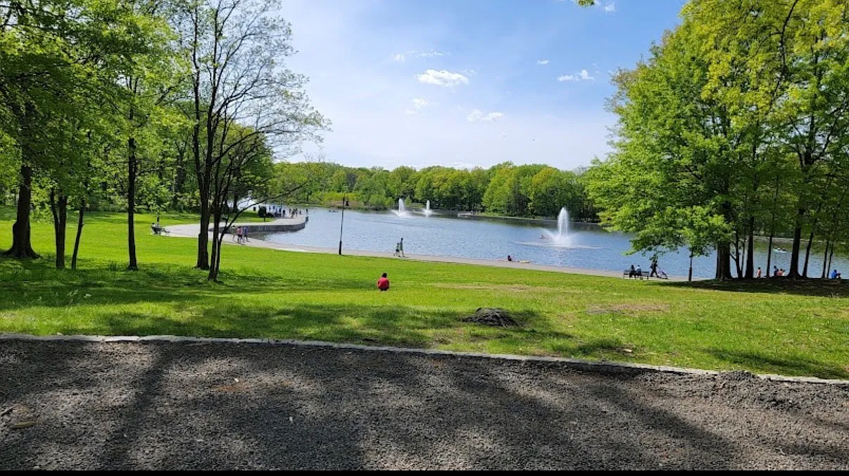 2 bed, 900 sqft, $1,560 — Photo 1