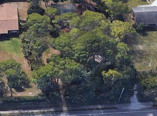 5906 Melaleuca Ln, Greenacres, FL 33463