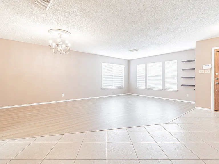420 Ashley Park — Photo 18