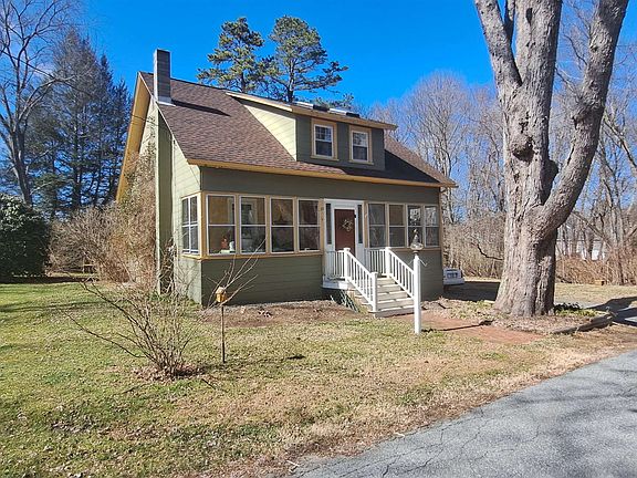 2nd image of 20 Spinney Avenue