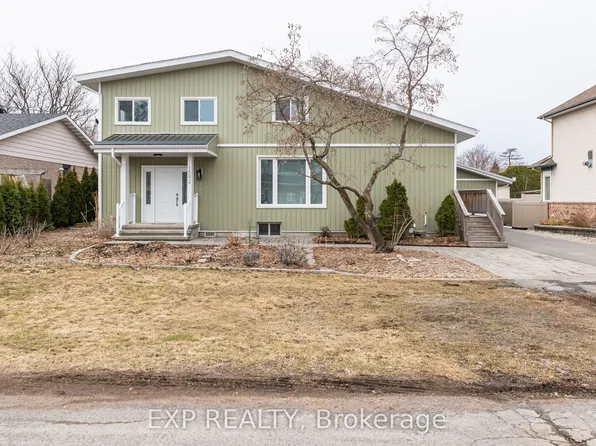 1592 Apeldoorn Ave, Ottawa, ON K2C 1V5