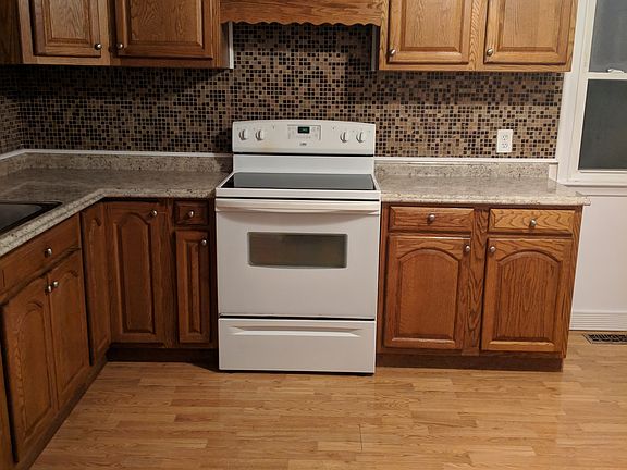 Glass tile backsplash