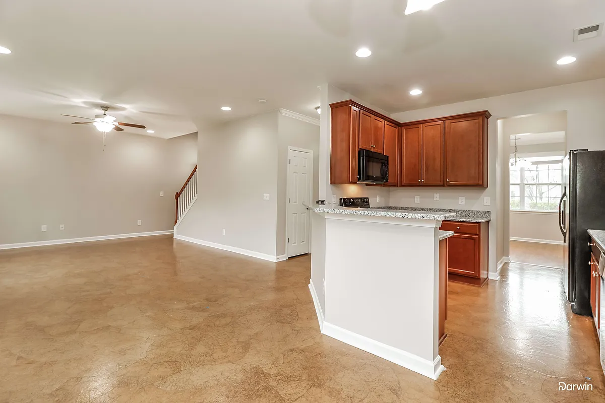 Building Photo - 606 Kolb Ct