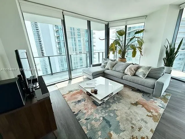 501 NE 31st St #3606 — Photo 2