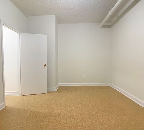 2nd image of 605 E 16th St #Basement