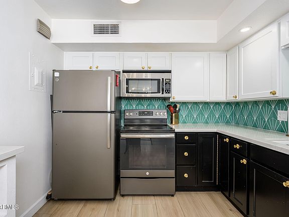 5th image of 1225 E MEDLOCK Drive #206