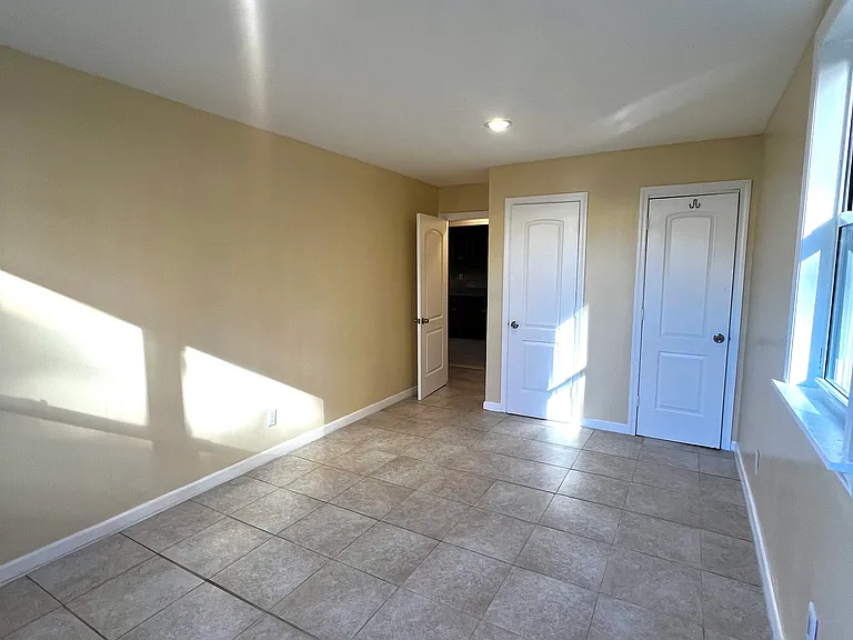 Colonial Ave — Photo 7