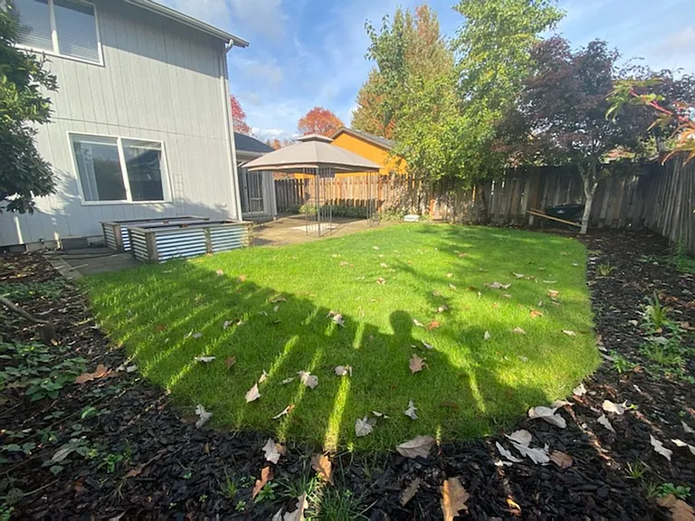 762-770 SW Sitka Dr — Photo 12