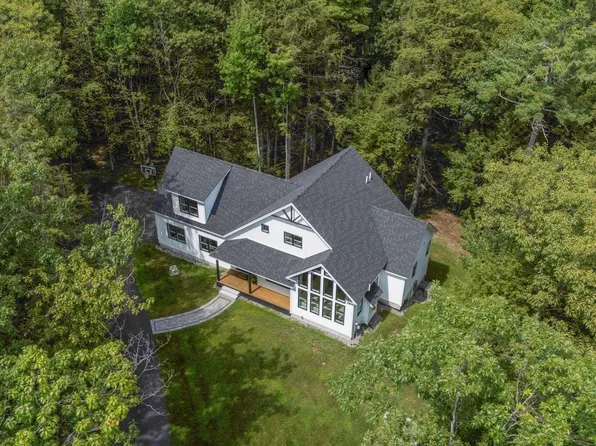 4 Red Oak Drive, Falmouth, ME 04105