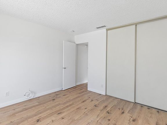 2nd image of 457 Avenida Calandria