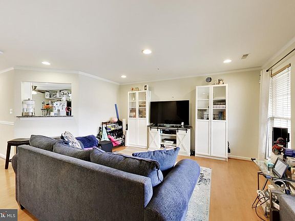 4th image of 2357 Hazelwood Ct