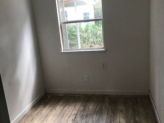 5th image of 1320 Hand Ave #42