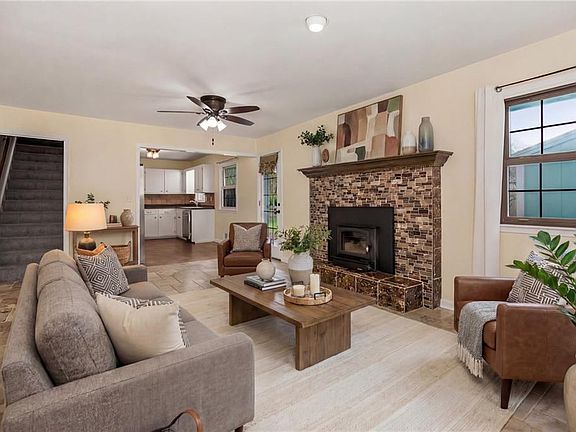 5th image of 319 SE Ridgeview Dr