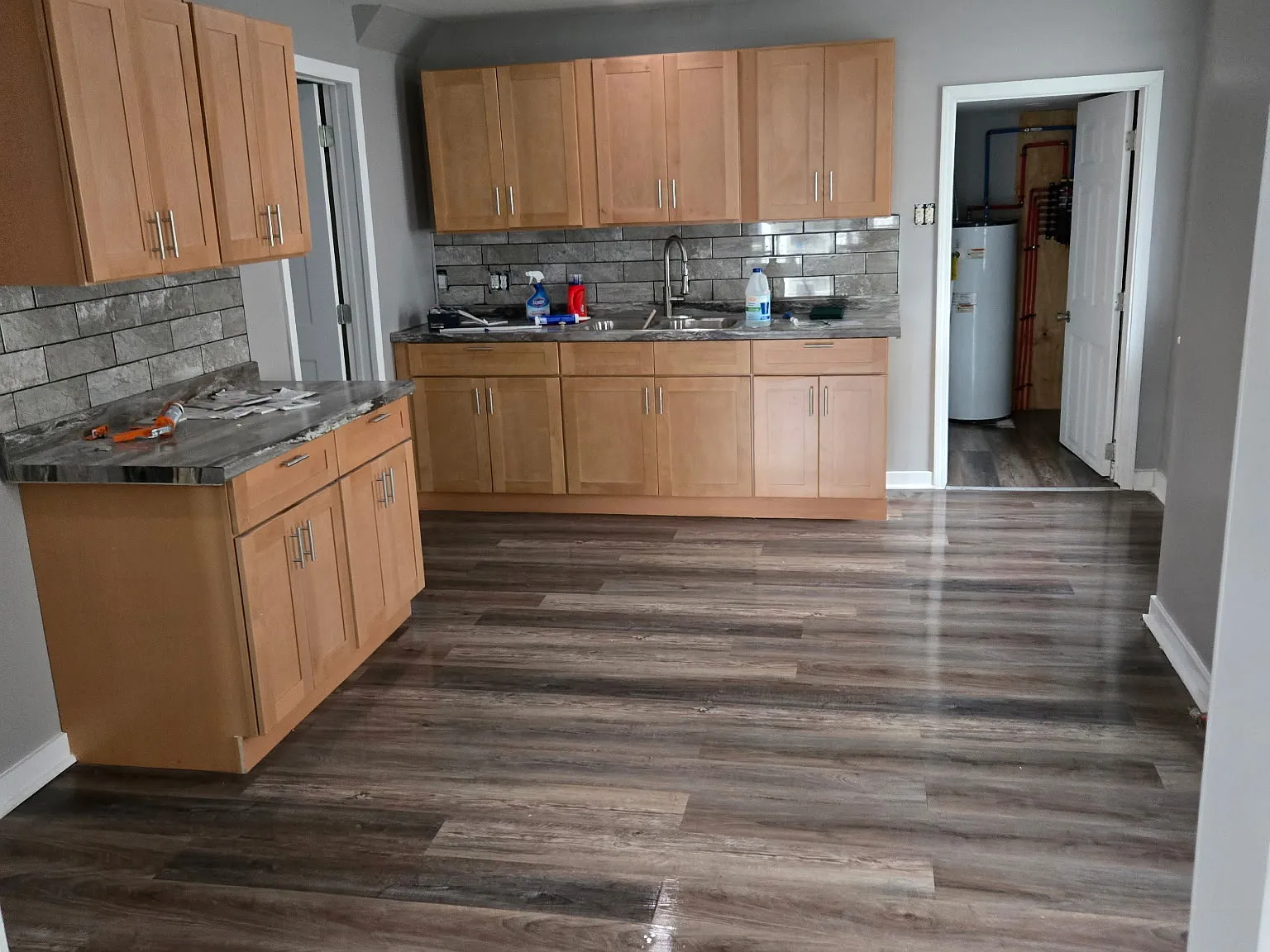 1 bed, 1896 sqft, $1,200 — Photo 2