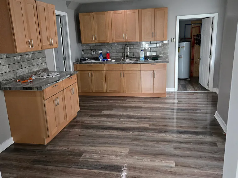 220 Metcalfe St — Photo 2