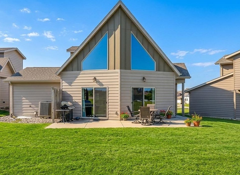 1st image of 290 240th Ave #281