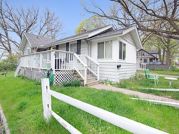 2nd image of 1246 Dakin St