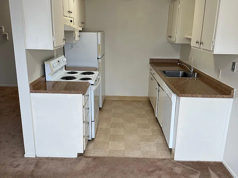 1450 Southgate Ave — Photo 9