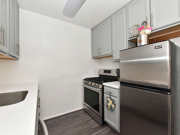 5th image of 175-20 Wexford Ter APT 6E