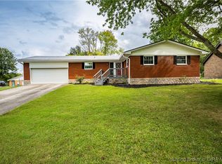 8306 Cathedral Dr, Sellersburg, IN 47172