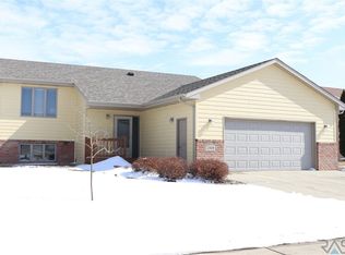 7308 S Hughes Ave, Sioux Falls, SD 57108