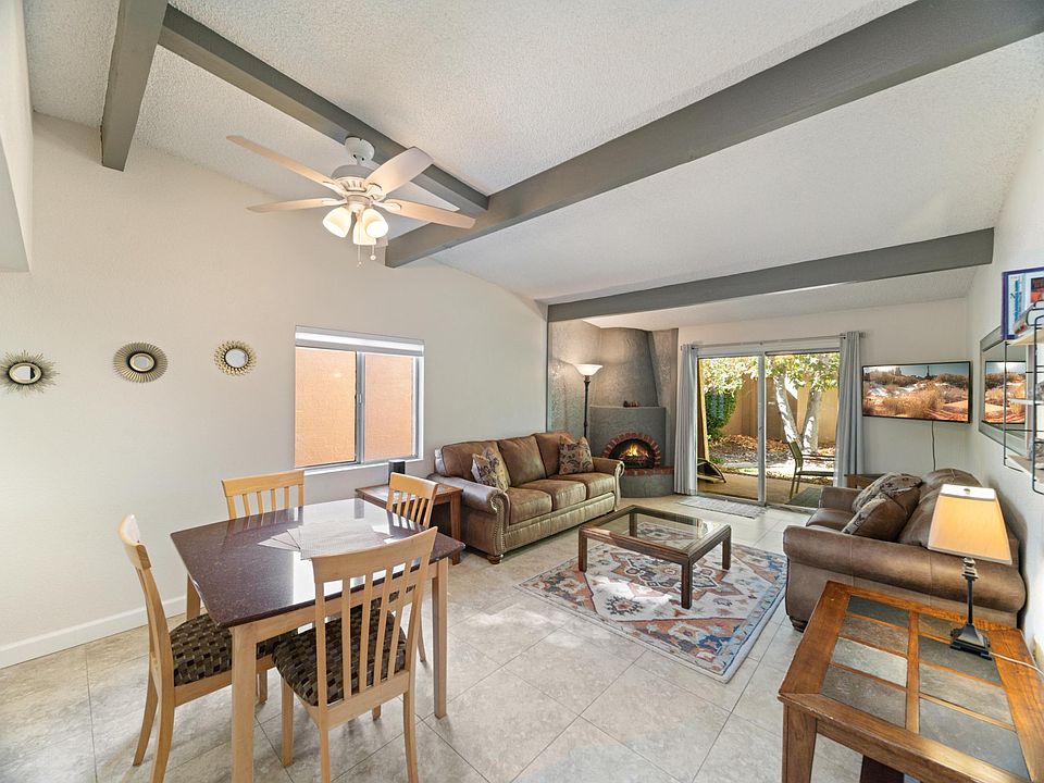 Dining room and Living Room with Vaulted ceilings