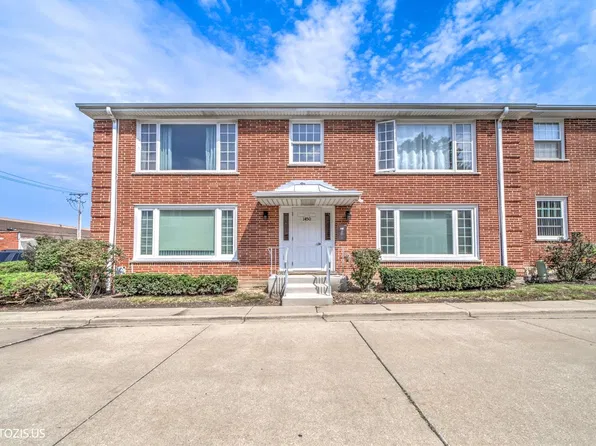1450 Plymouth Pl APT 2W, Glenview, IL 60025