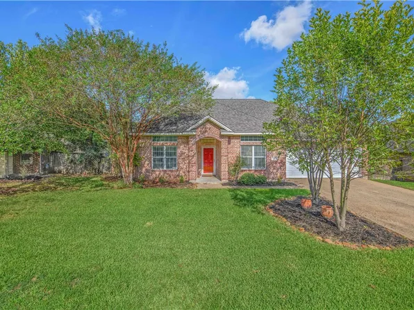 305 Stone Chase Ct, College Station, TX 77845