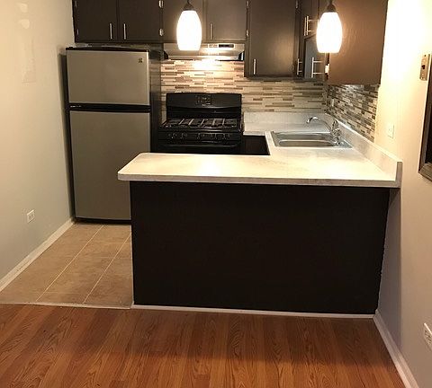 4th image of 5641 Edge Lake Dr APT 1E