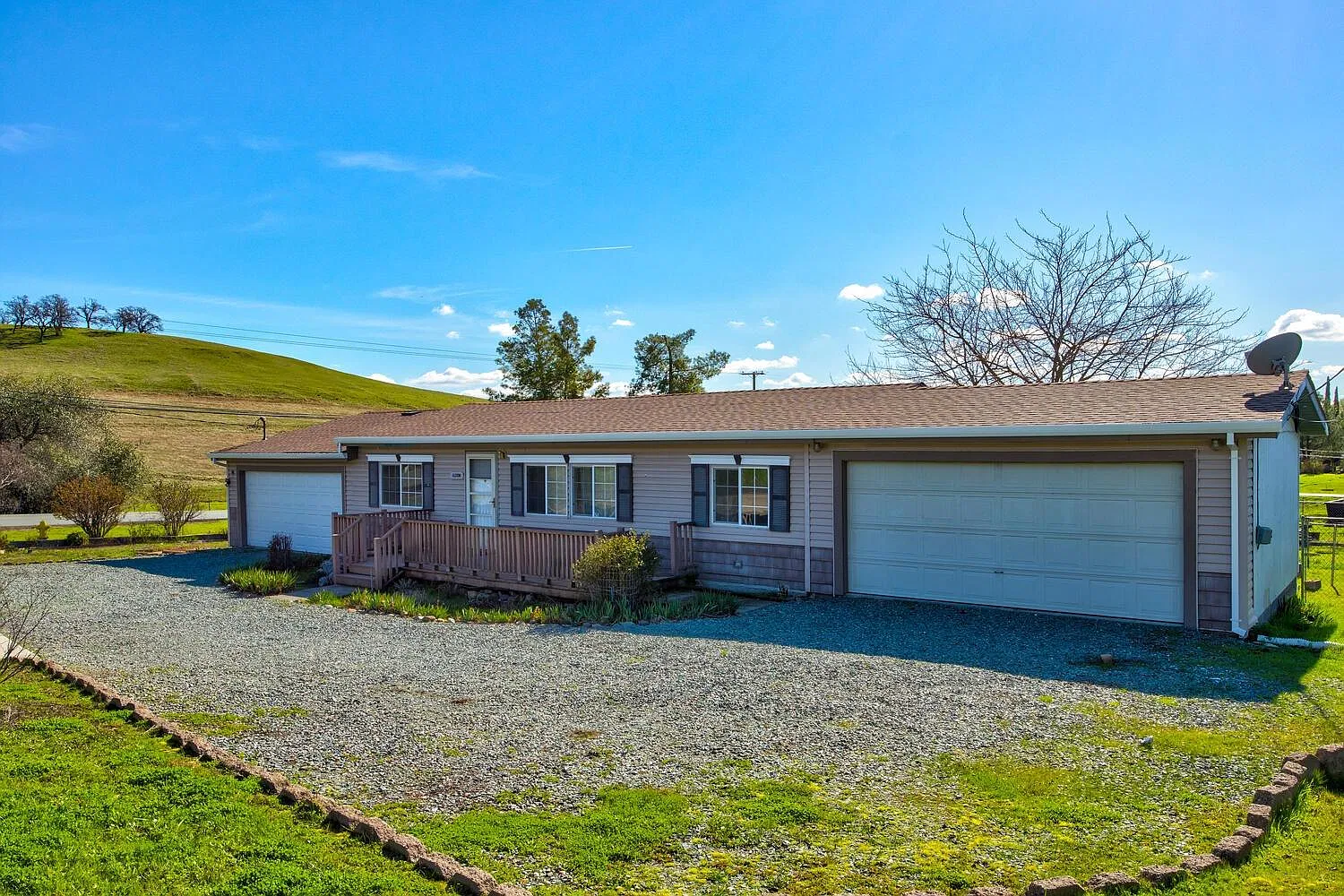 Lovely 3 bdrm, 2 bth close to Lake Camanche! — Photo 1