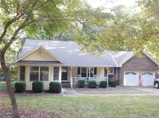 6402 Deer Stand Ct, Browns Summit, NC 27214