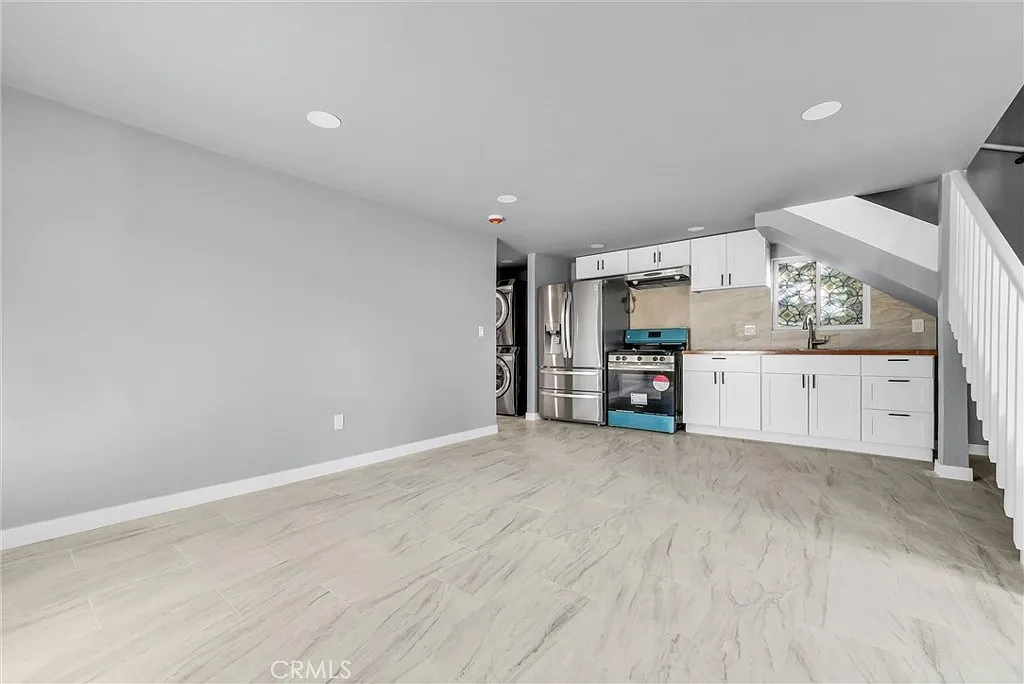 2 bed, 805 sqft, $3,250 — Photo 3